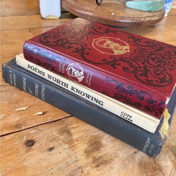 1967 Beautiful Red Jules Verne book - Picture 1 of 3